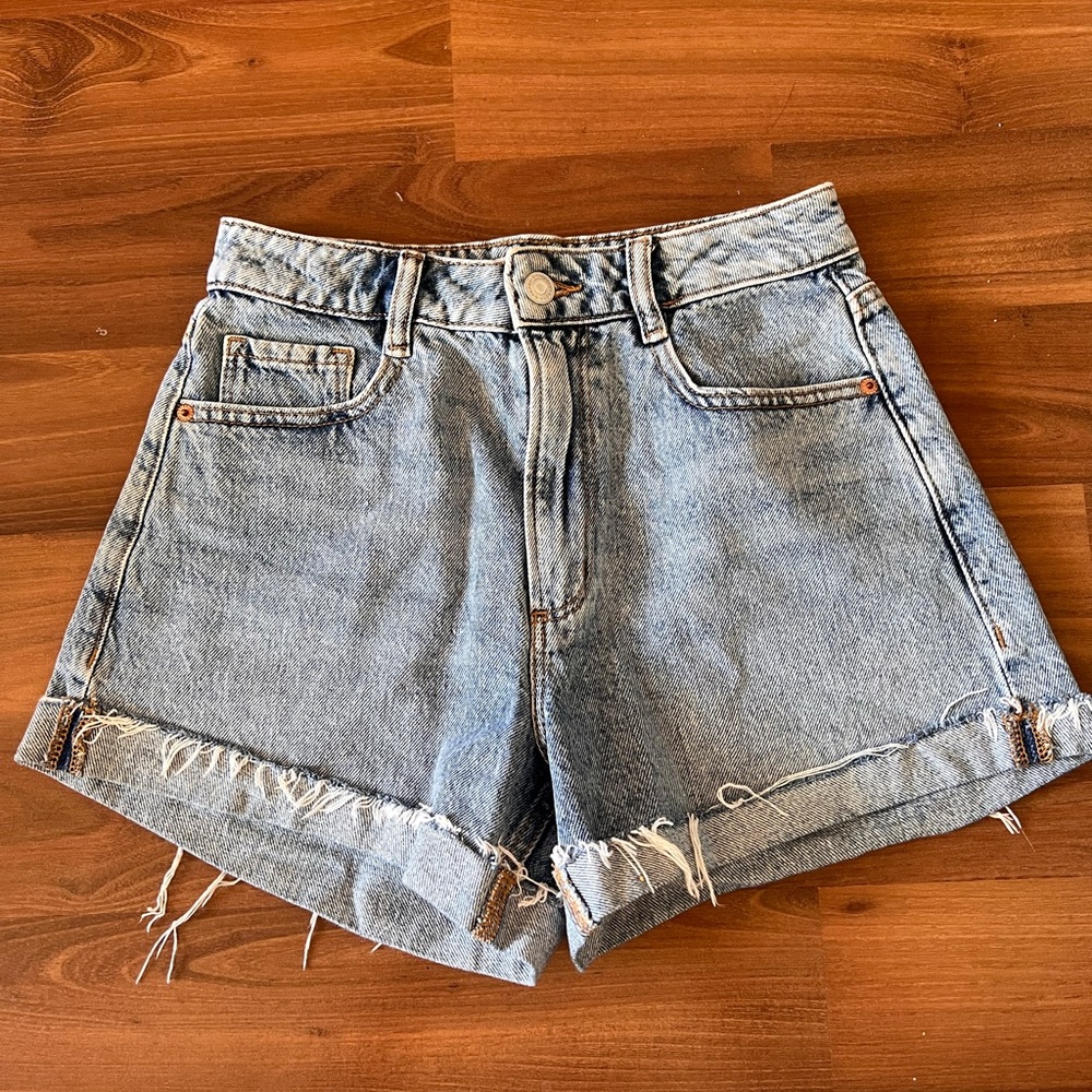 Dynamite Ella mom shorts cuffed